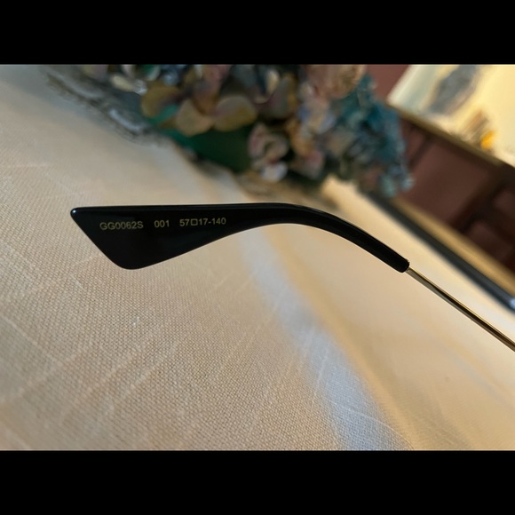 Gucci sunglasses pilot shape! - Picture 5 of 10